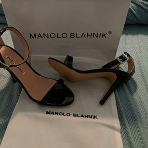 Manolo Blahnik size 37 (7) black heels